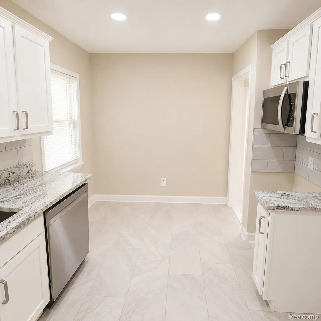 34290 Richard Street Wayne City MI 48184