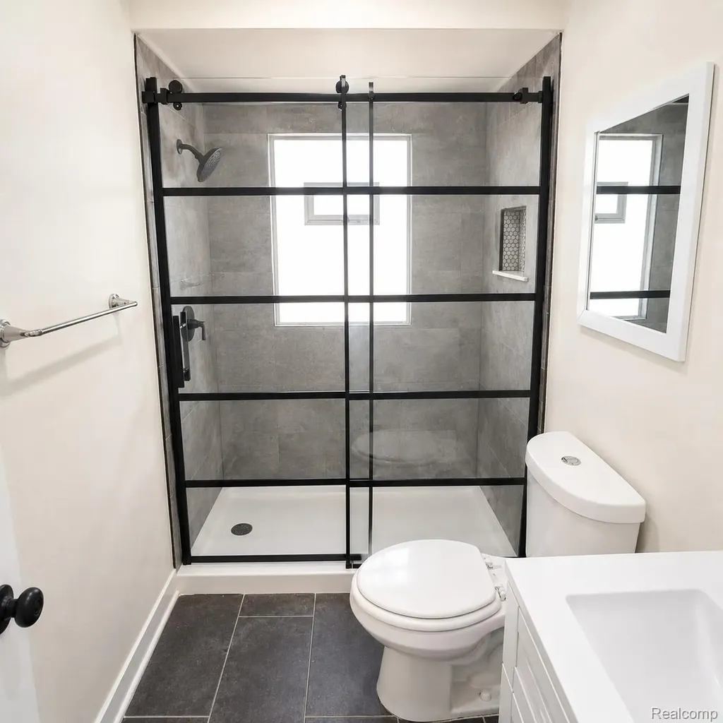 34290 Richard Street Wayne City MI 48184