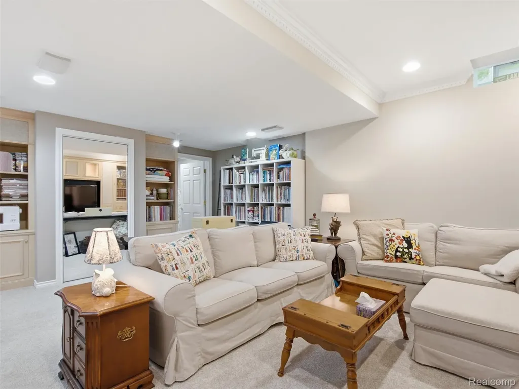6728 Cascade Court Independence Charter Township MI 48348