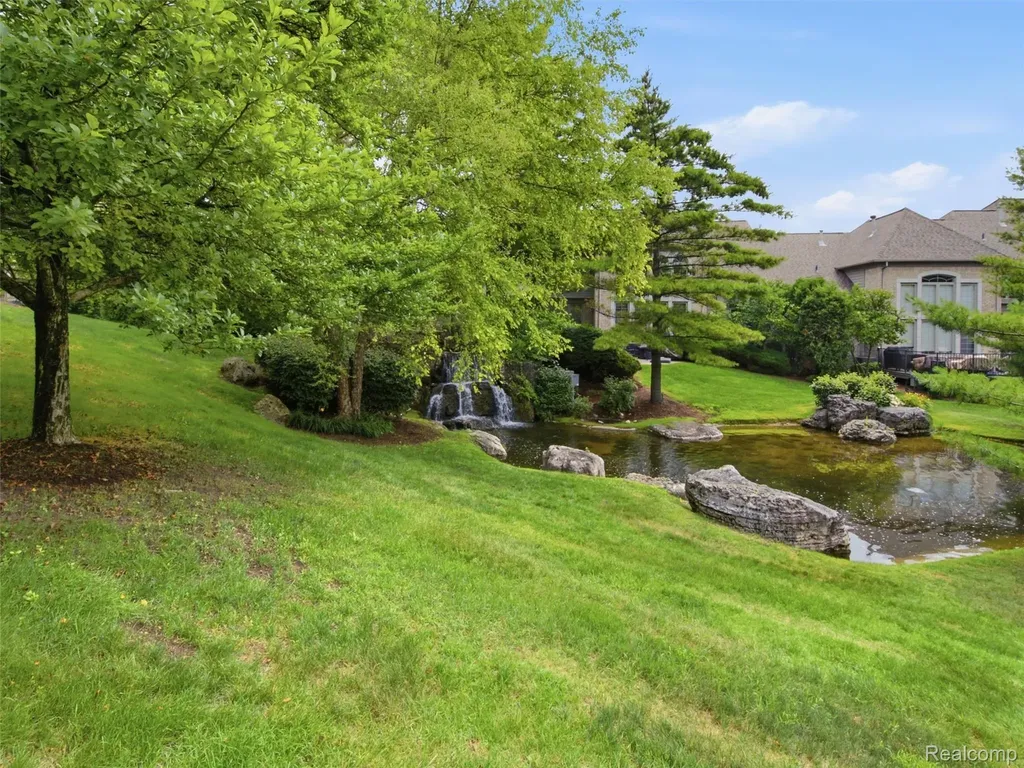 6728 Cascade Court Independence Charter Township MI 48348