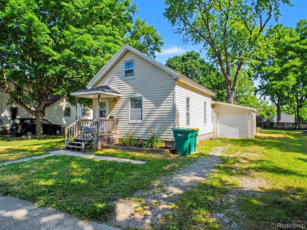 204 W Perry Street Durand City MI 48429