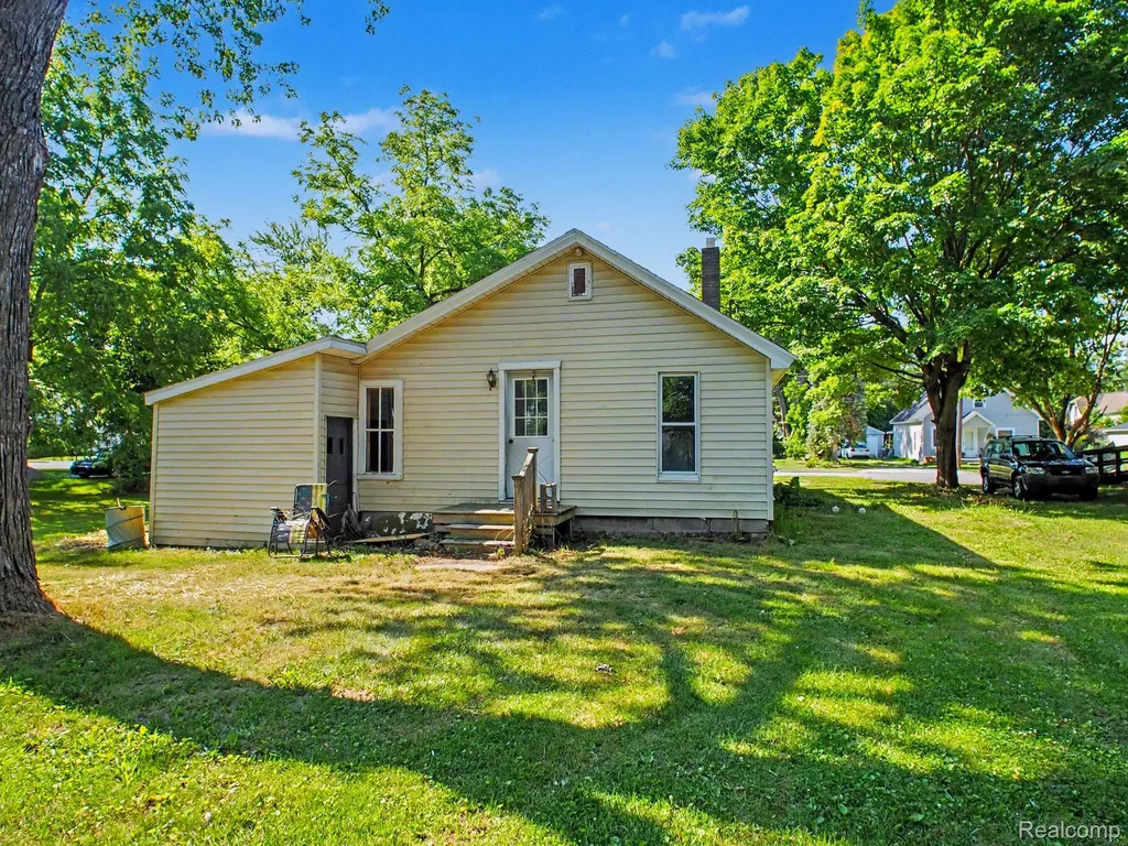 204 W Perry Street Durand City MI 48429
