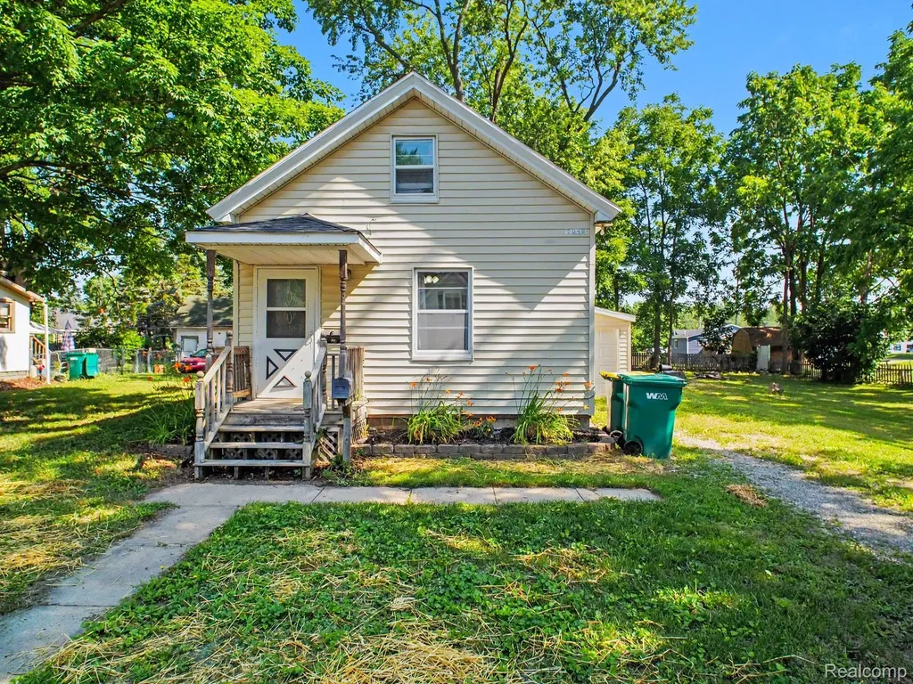 204 W Perry Street Durand City MI 48429