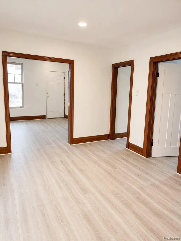 6672 Clifton Street Detroit City MI 48210