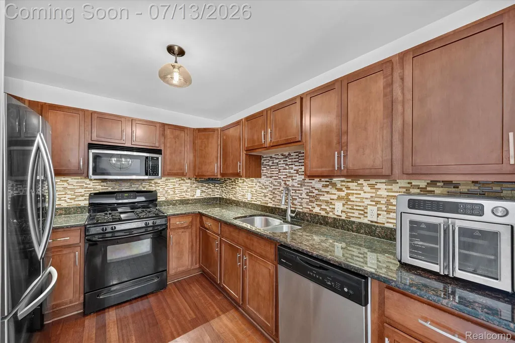 53118 Providence Drive E Shelby Charter Township MI 48316