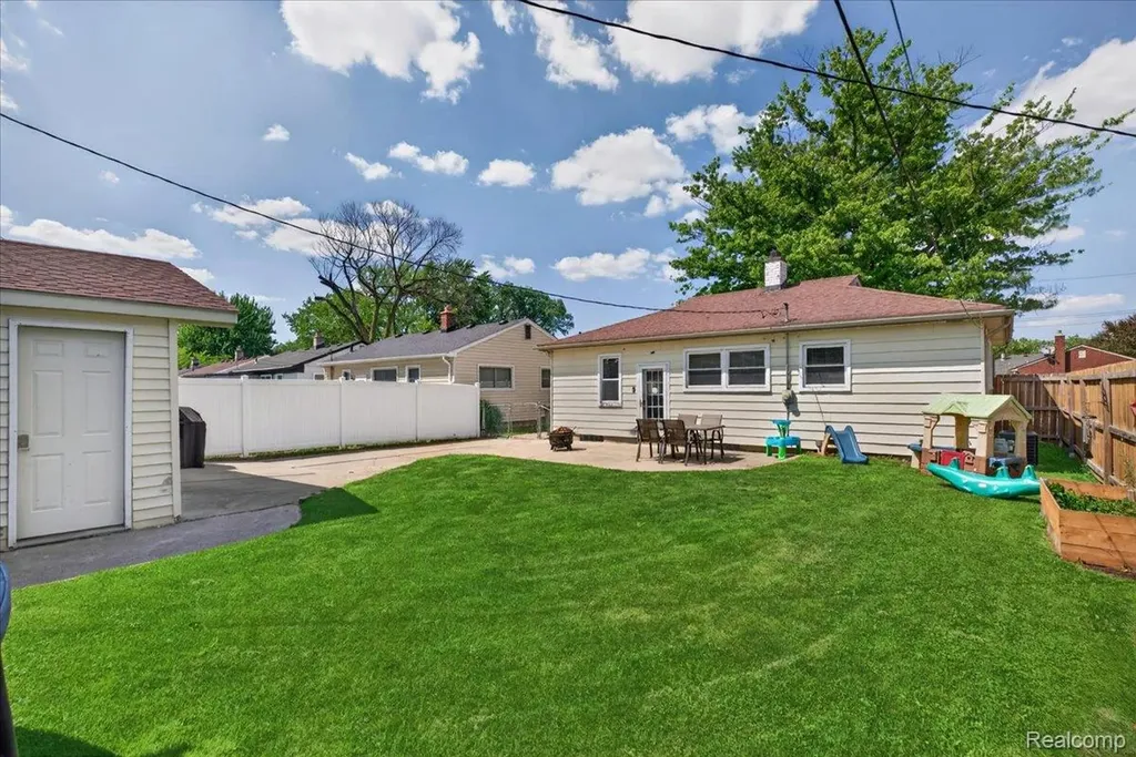 23002 Carolina Street St. Clair Shores City MI 48080