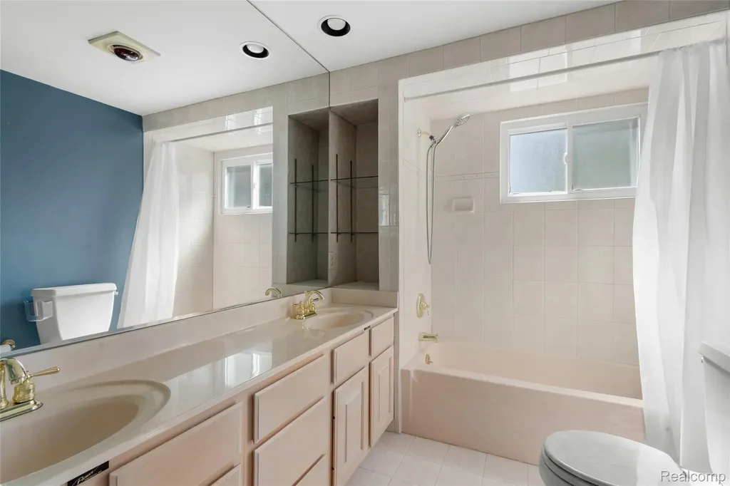 2632 Kopson Court Bloomfield Hills City MI 48304