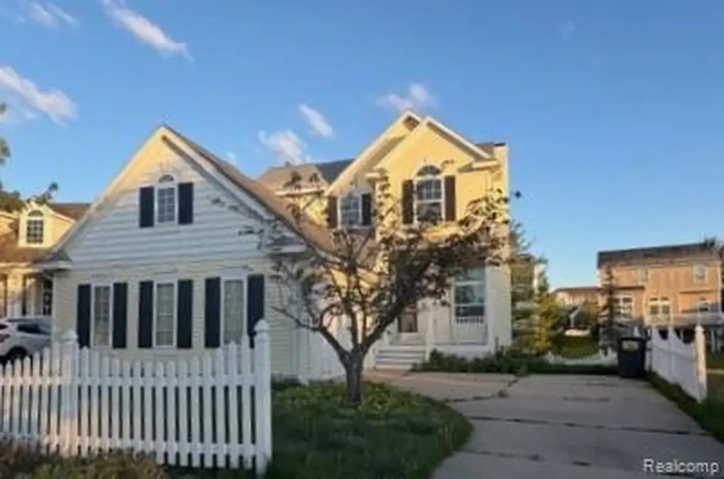 88 Champlain Boulevard Marion Township MI 48843