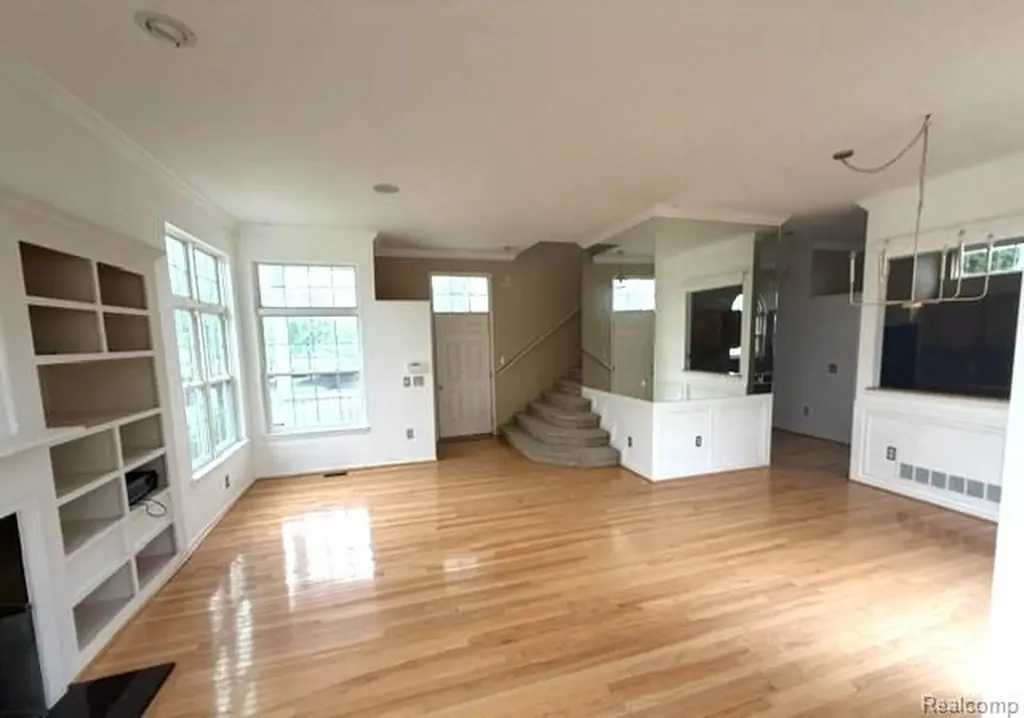 88 Champlain Boulevard Marion Township MI 48843