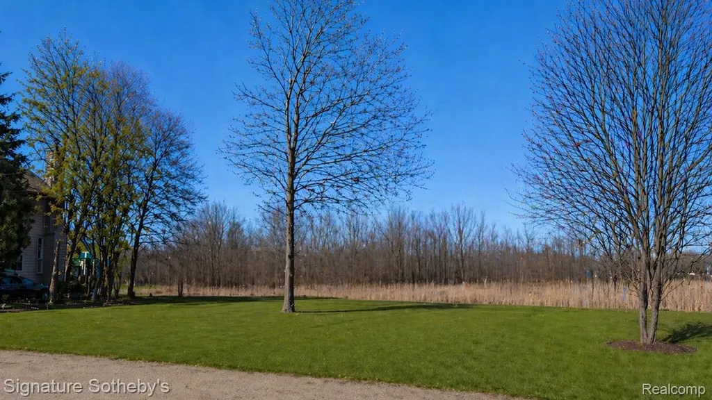 1105 Oregon Boulevard Waterford Charter Township MI 48327