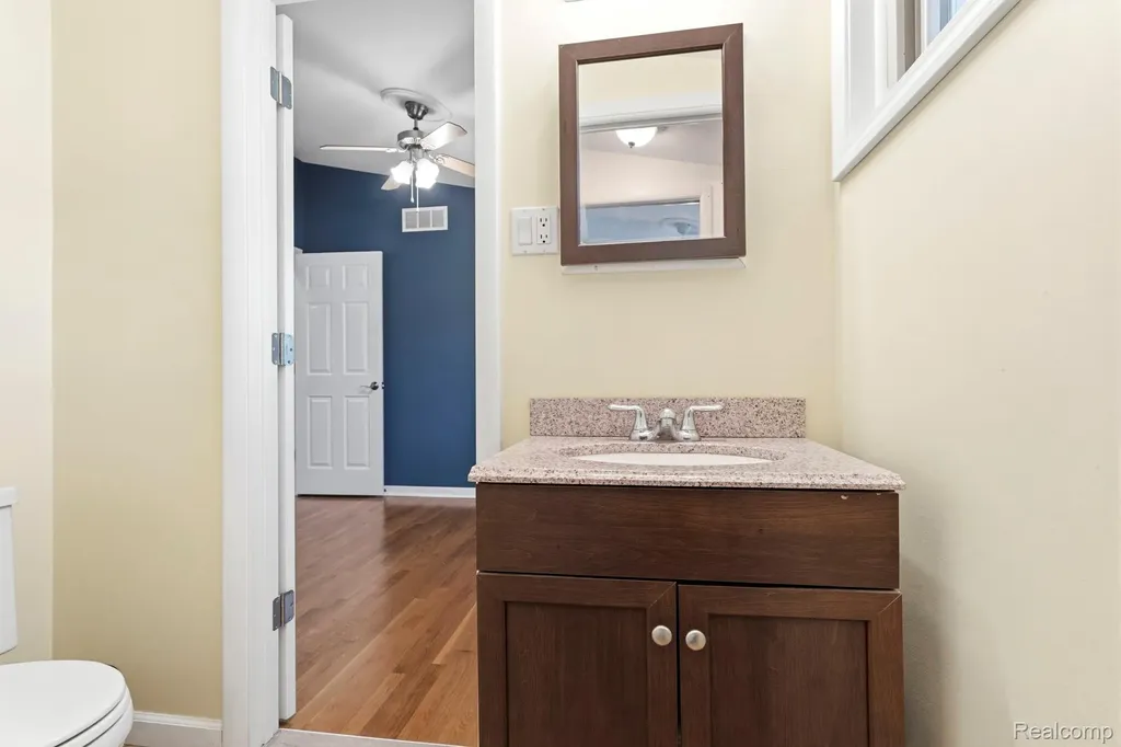 9971 Hartel Court Livonia City MI 48150