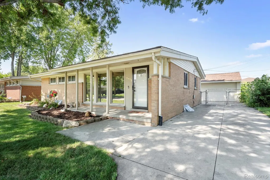9971 Hartel Court Livonia City MI 48150