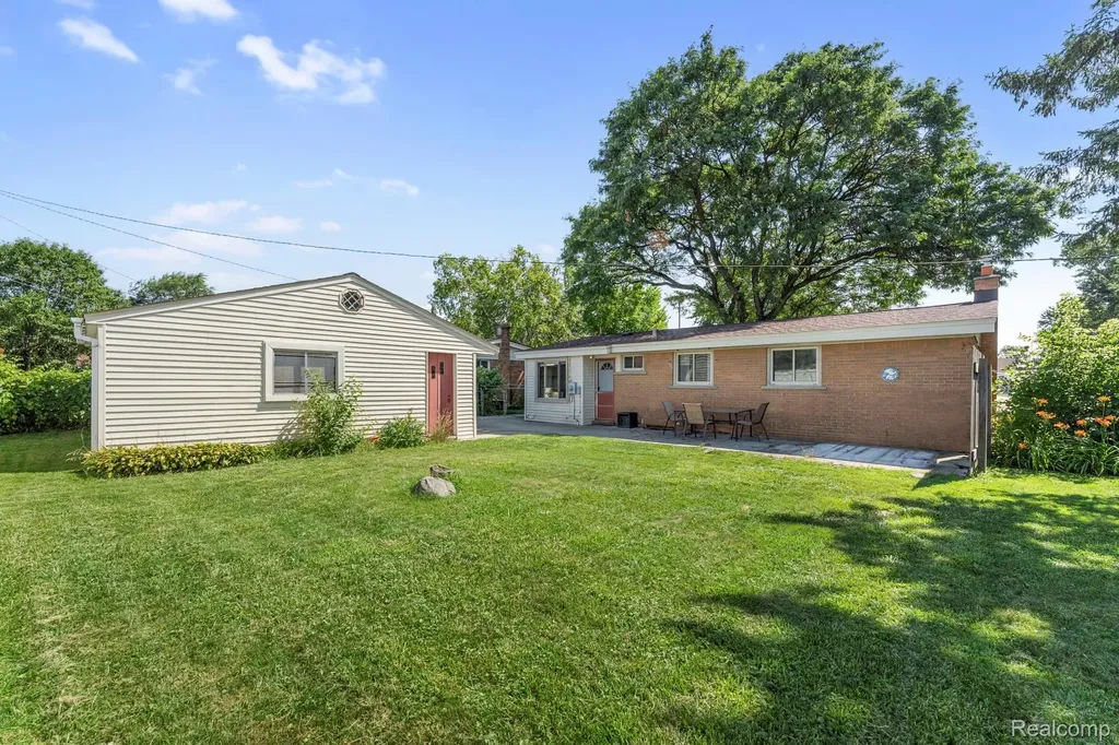 9971 Hartel Court Livonia City MI 48150