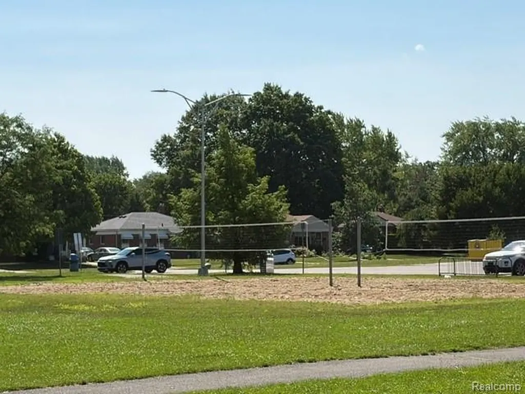 9971 Hartel Court Livonia City MI 48150