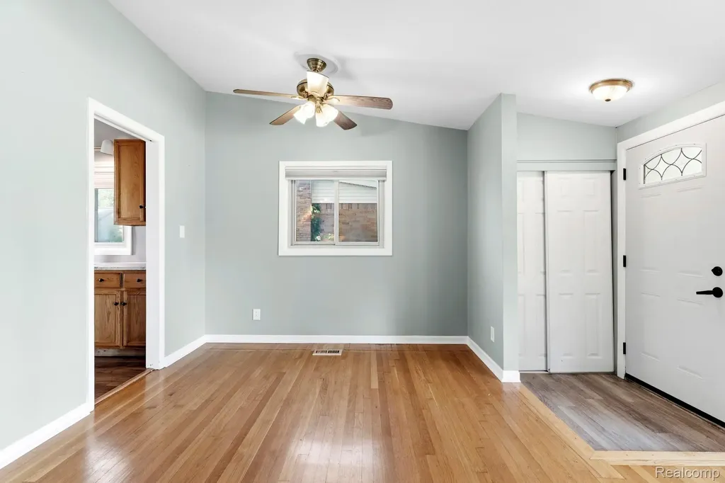 9971 Hartel Court Livonia City MI 48150