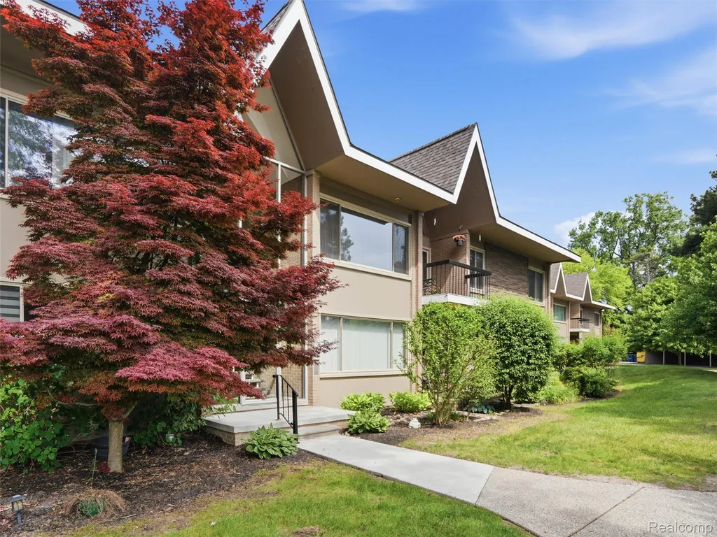 1975 Klingensmith Road Bloomfield Hills City MI 48302