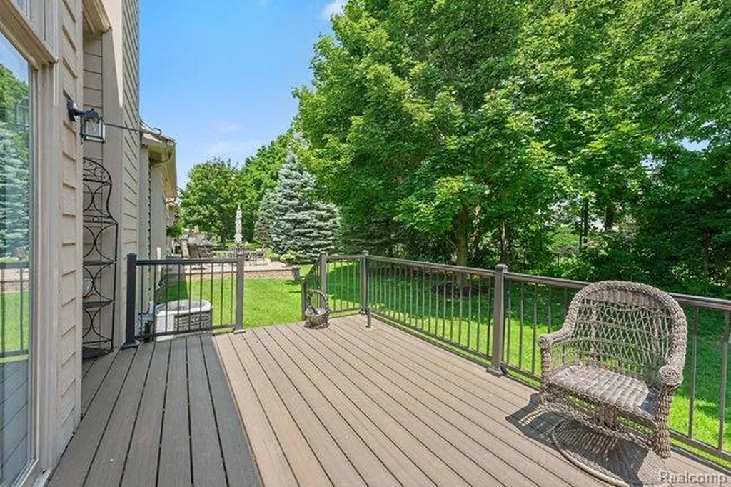 57554 Brookfield Way Washington Township MI 48094