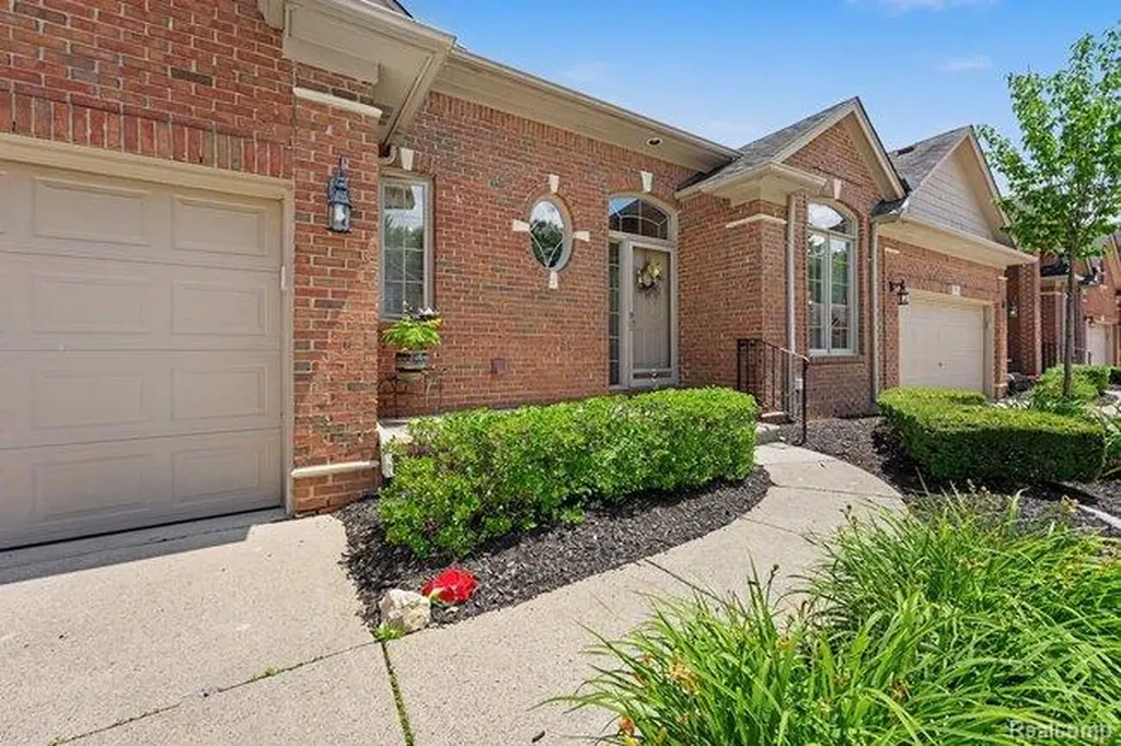 57554 Brookfield Way Washington Township MI 48094