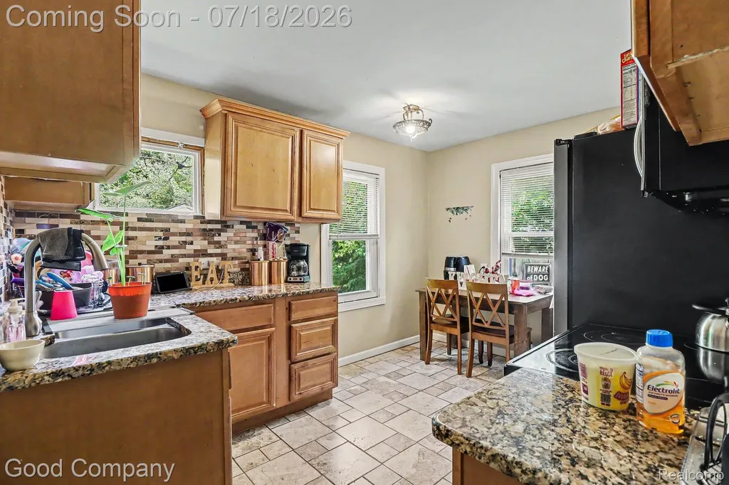 12882 Riverdale Avenue Detroit City MI 48223