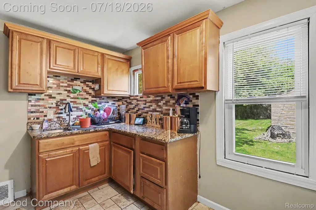 12882 Riverdale Avenue Detroit City MI 48223