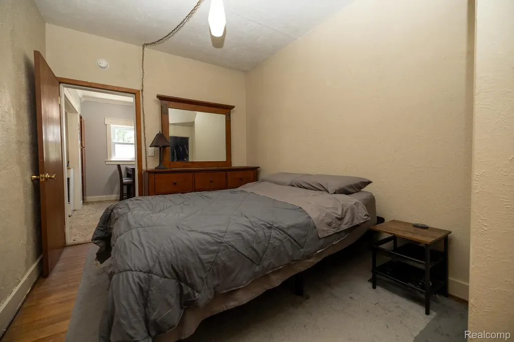 131 Starr Avenue Waterford Charter Township MI 48328