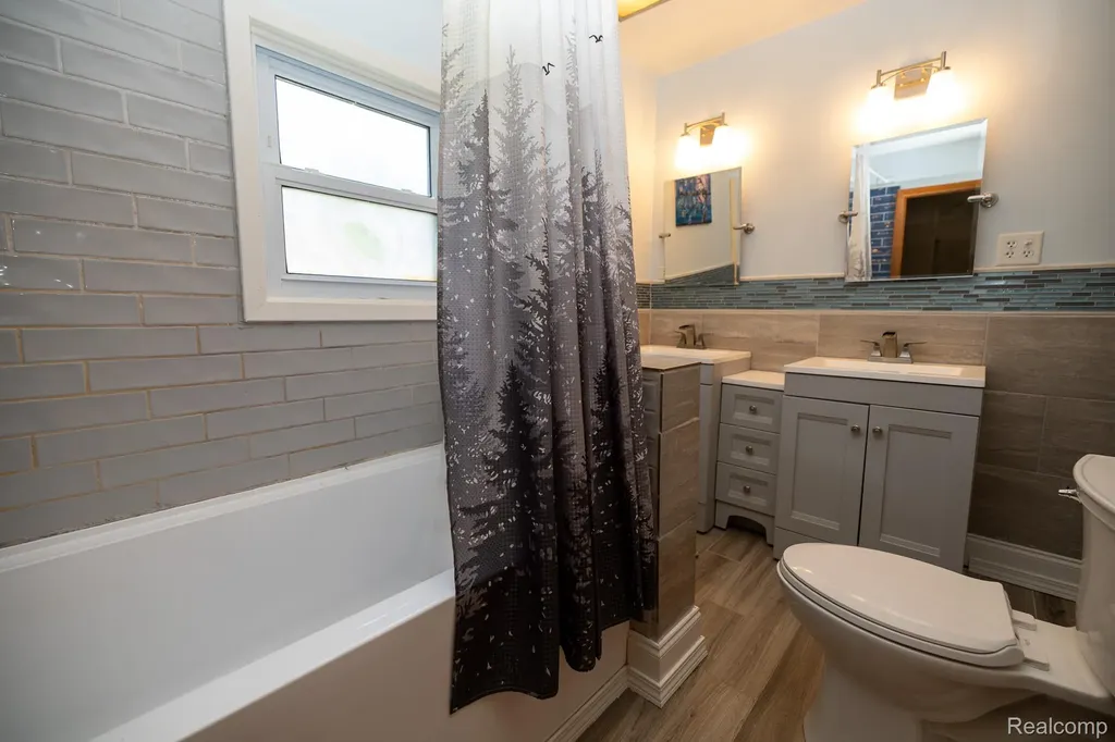 131 Starr Avenue Waterford Charter Township MI 48328