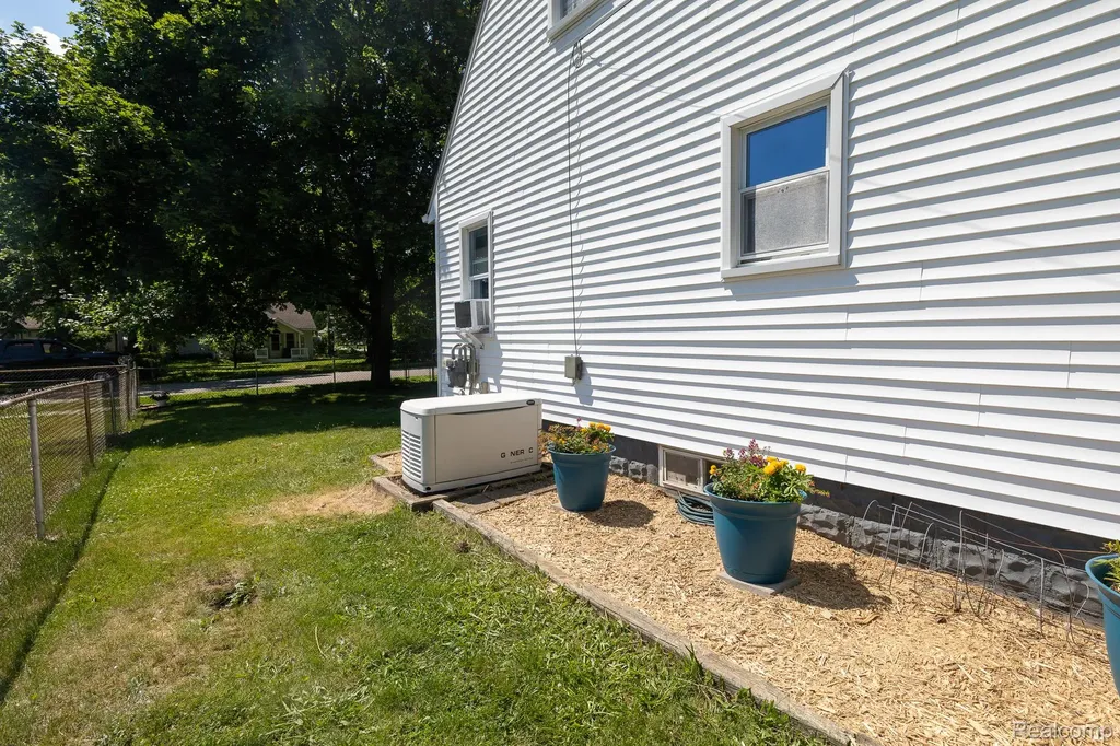 131 Starr Avenue Waterford Charter Township MI 48328