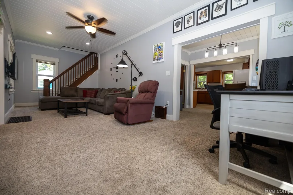 131 Starr Avenue Waterford Charter Township MI 48328
