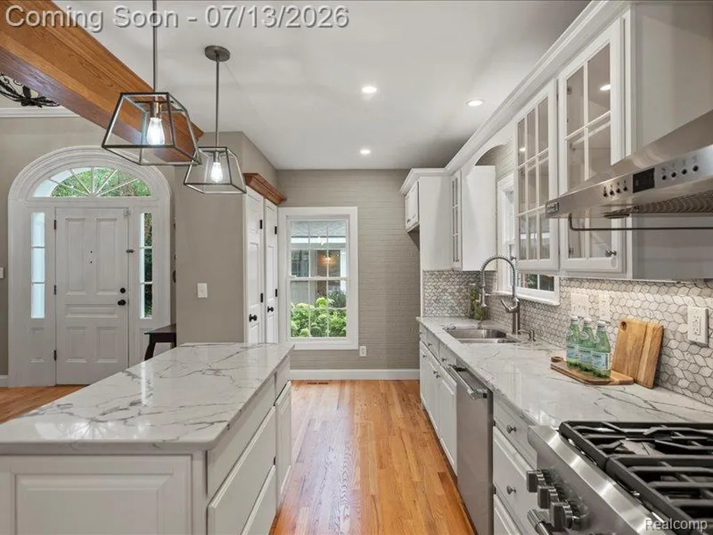 6420 Commerce Road West Bloomfield Charter Township MI 48324