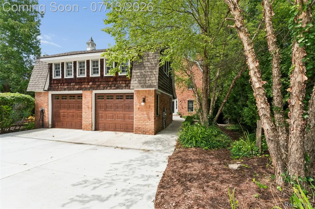 6420 Commerce Road West Bloomfield Charter Township MI 48324