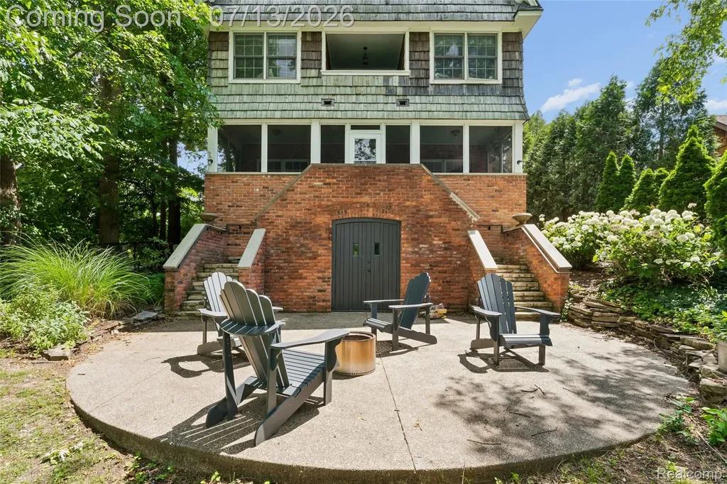 6420 Commerce Road West Bloomfield Charter Township MI 48324
