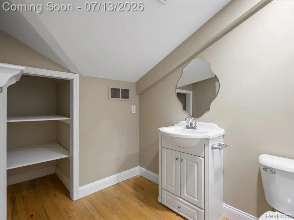 6420 Commerce Road West Bloomfield Charter Township MI 48324