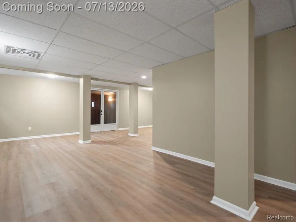6420 Commerce Road West Bloomfield Charter Township MI 48324
