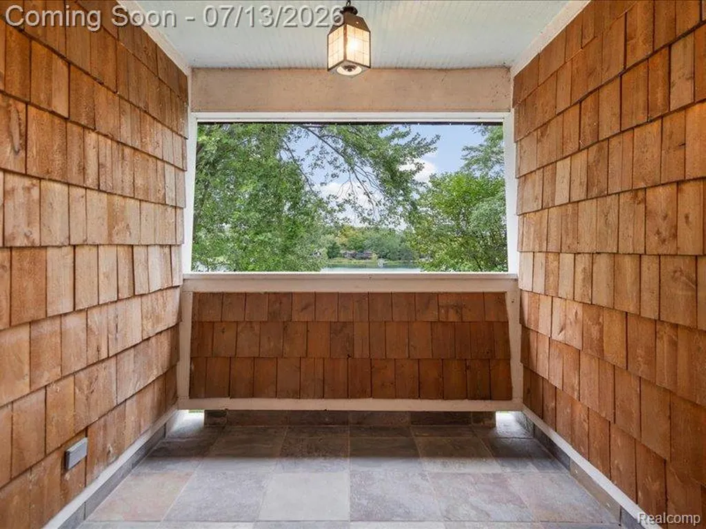 6420 Commerce Road West Bloomfield Charter Township MI 48324