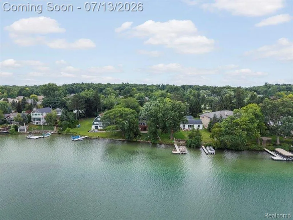 6420 Commerce Road West Bloomfield Charter Township MI 48324