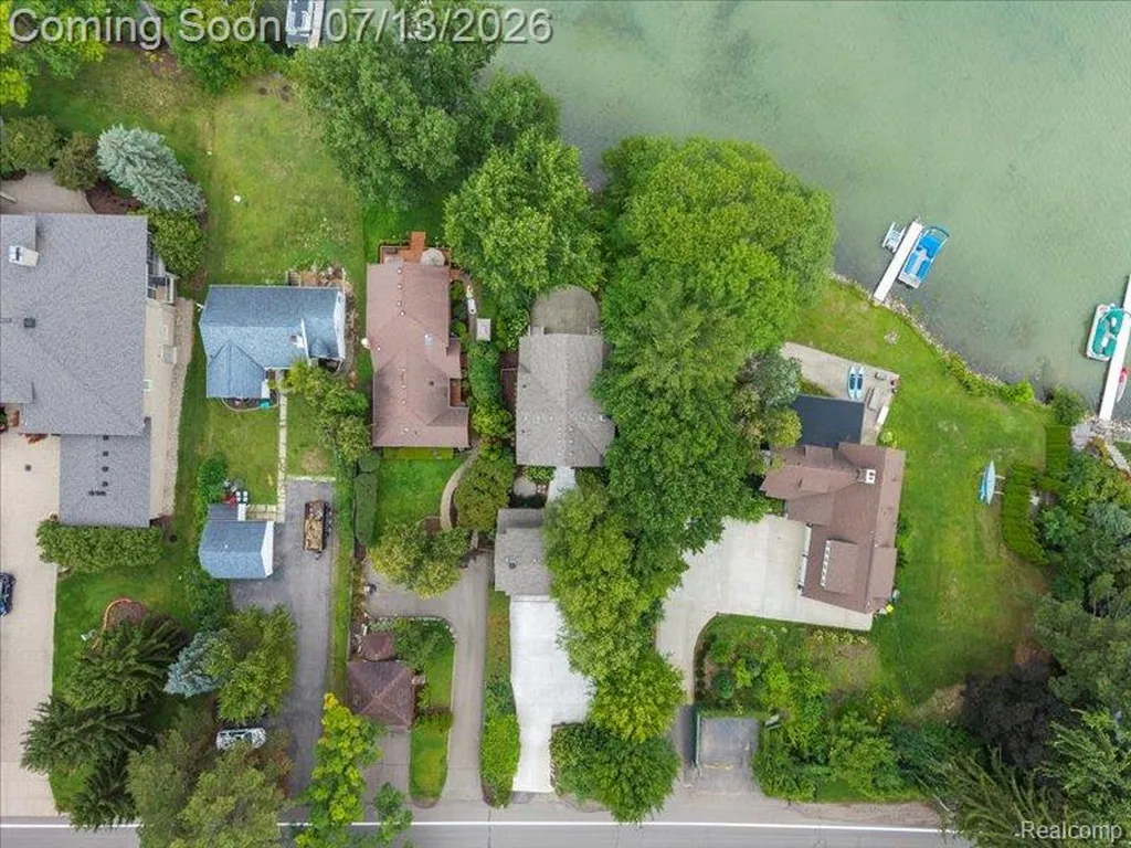 6420 Commerce Road West Bloomfield Charter Township MI 48324