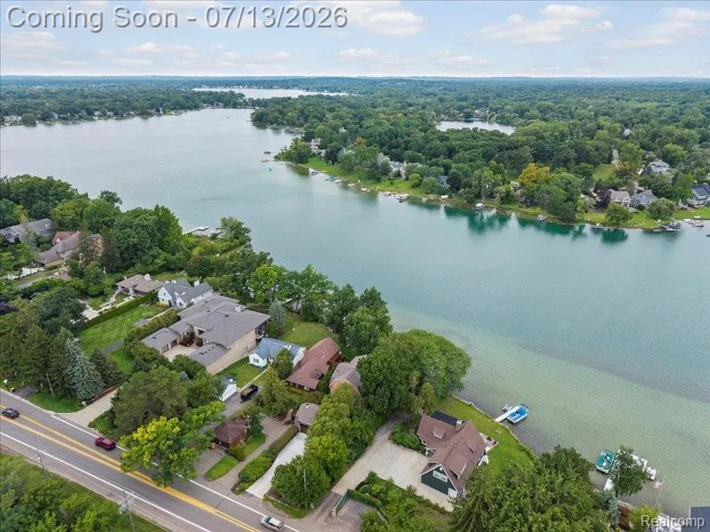 6420 Commerce Road West Bloomfield Charter Township MI 48324
