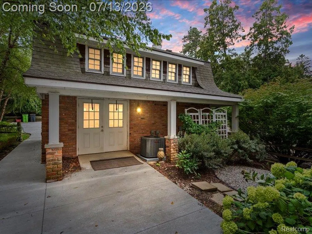 6420 Commerce Road West Bloomfield Charter Township MI 48324