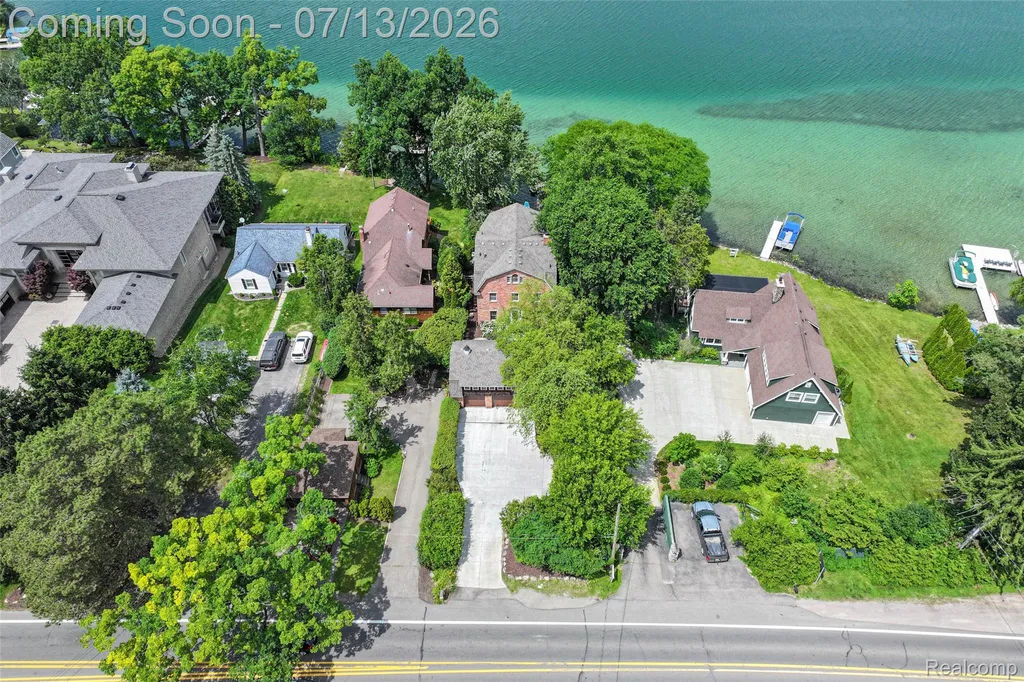 6420 Commerce Road West Bloomfield Charter Township MI 48324