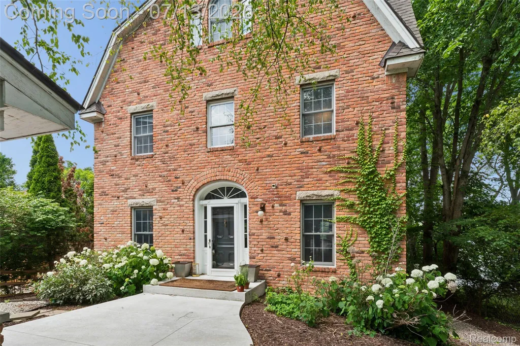 6420 Commerce Road West Bloomfield Charter Township MI 48324