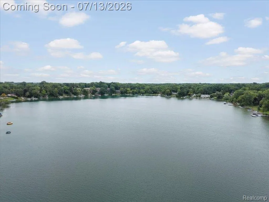 6420 Commerce Road West Bloomfield Charter Township MI 48324