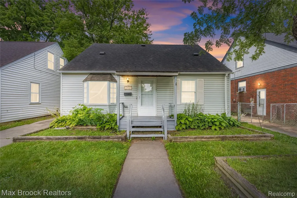 19950 Norborne Redford Charter Township MI 48240