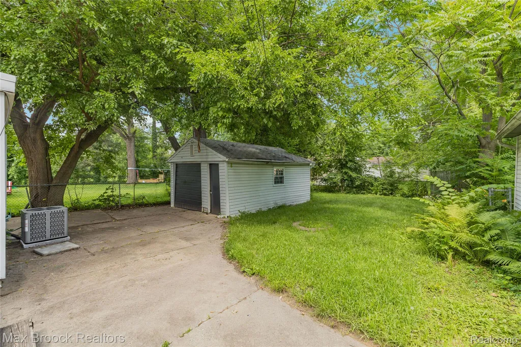 19950 Norborne Redford Charter Township MI 48240