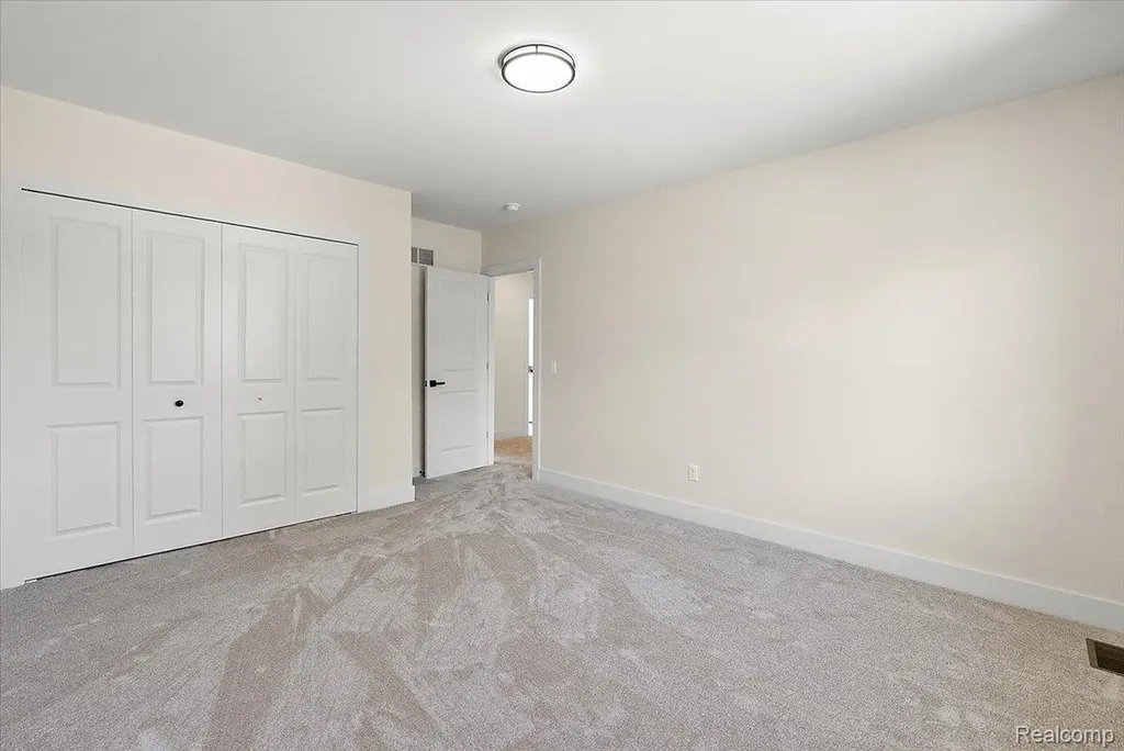 47515 Vanker Avenue Shelby Charter Township MI 48317