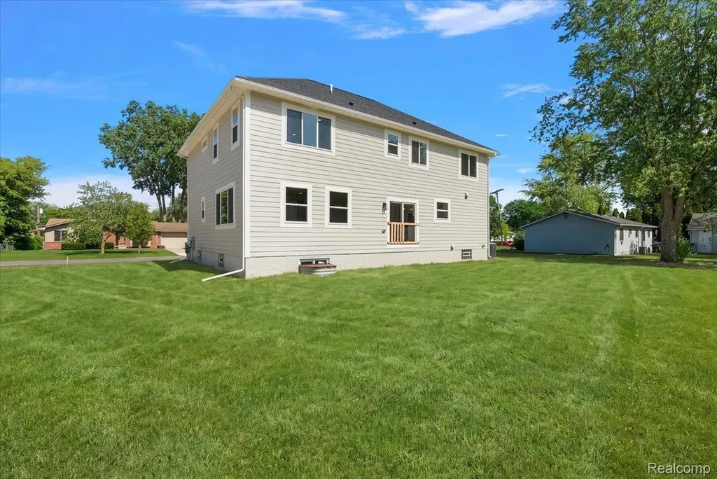 47515 Vanker Avenue Shelby Charter Township MI 48317