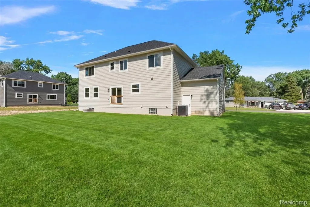 47515 Vanker Avenue Shelby Charter Township MI 48317