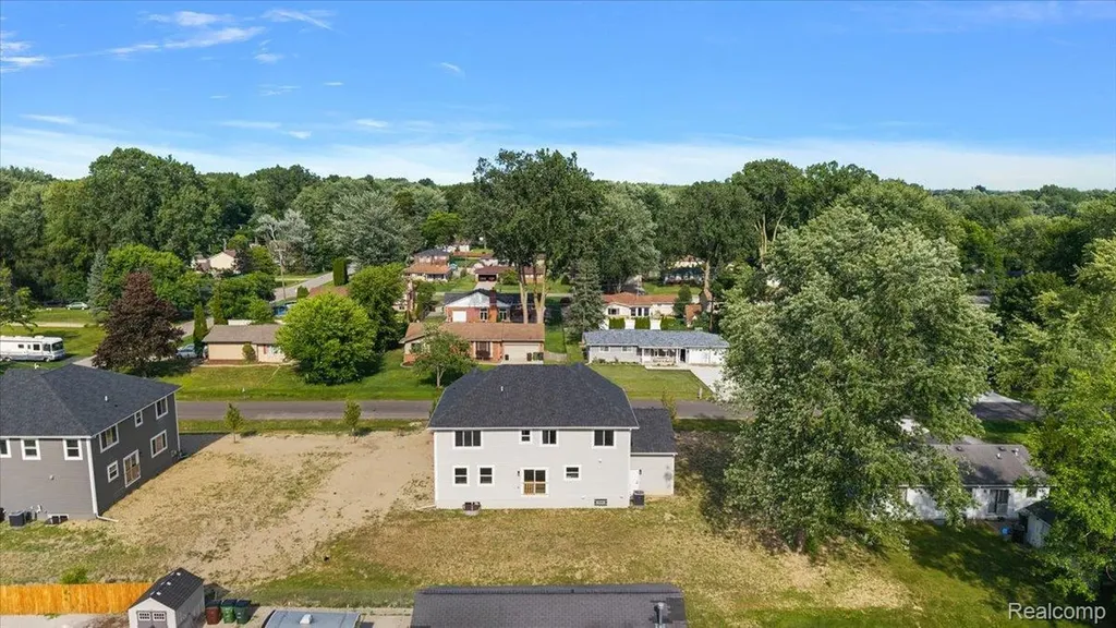 47515 Vanker Avenue Shelby Charter Township MI 48317
