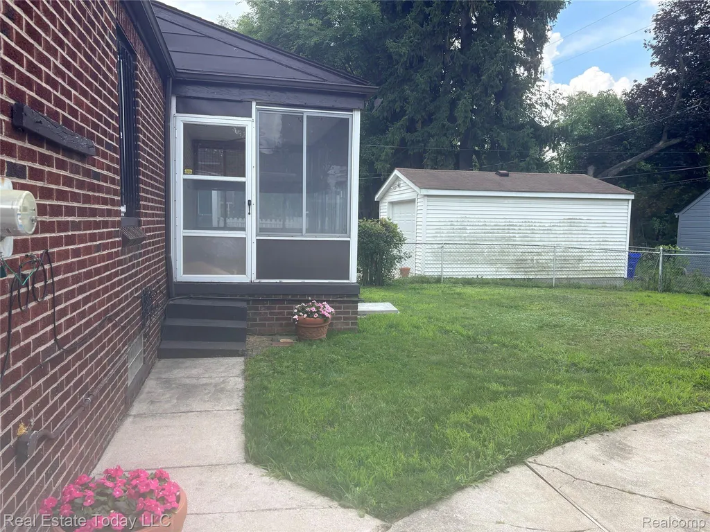 16557 Braile Street S Detroit City MI 48219
