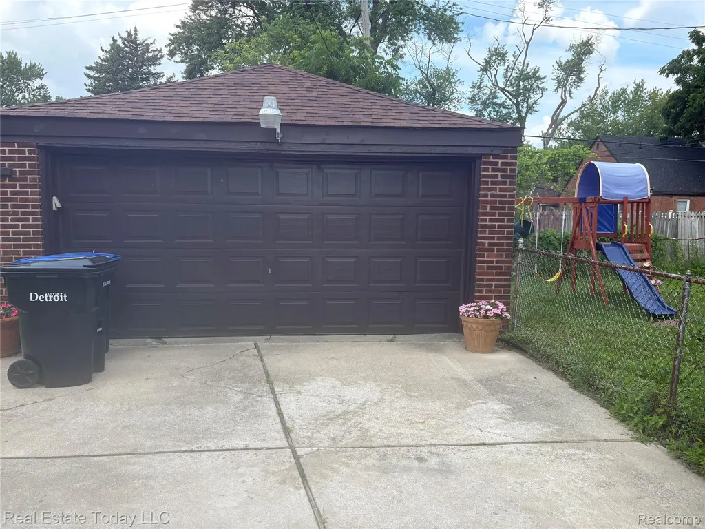 16557 Braile Street S Detroit City MI 48219