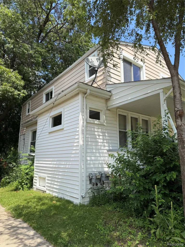 317 E Maplehurst Street E Ferndale City MI 48220